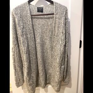 Abercrombie&Finch gray sweater
